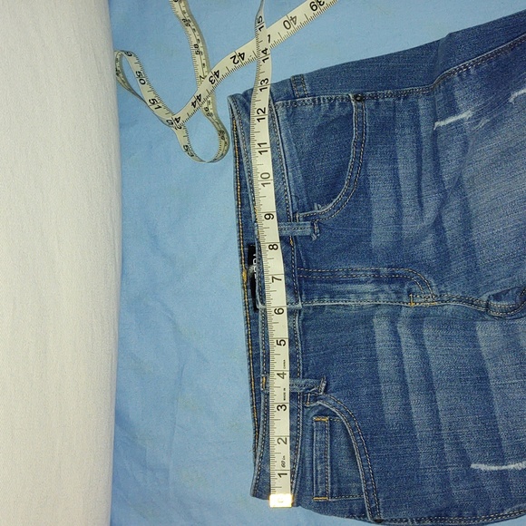 Generra Jeans (Size 3) Crop -  Inseam 26 1/2" - Picture 7 of 8